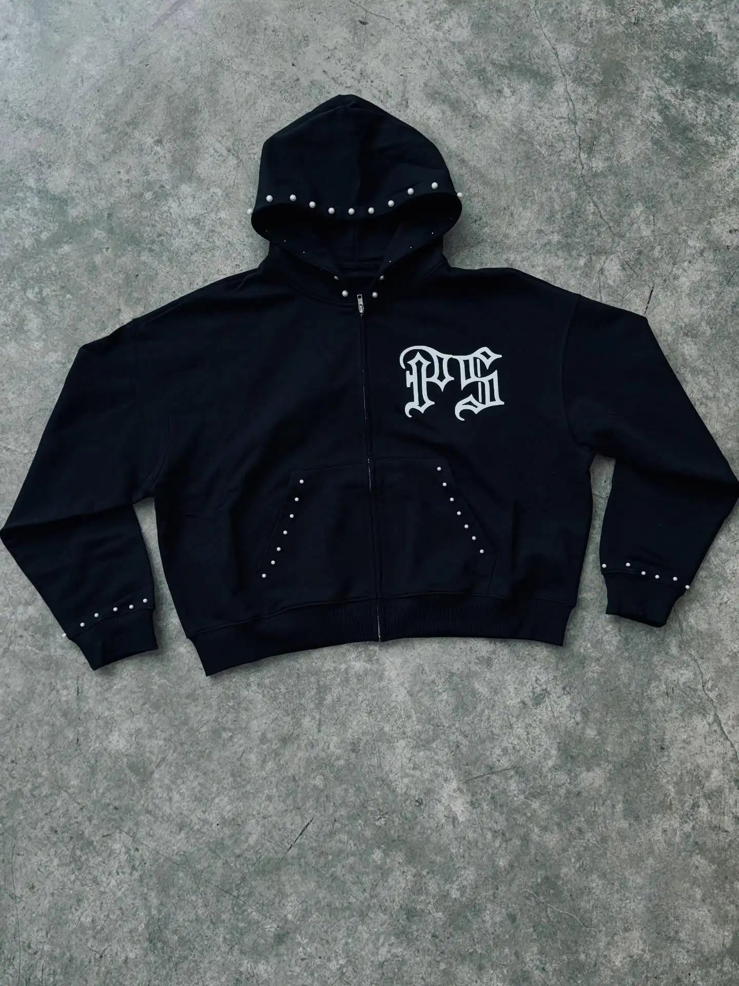 Y2K Style Hoodie with Pearl Details, Gothic Letter Print Zip-Up Hooded Sweatshirt